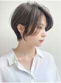 斜めバングナチュラルカールショートボブアッシュグレージュ