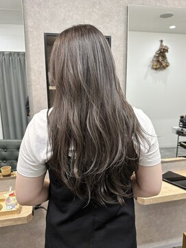 リベストバイジェービー 稲毛(li best. byjb) グレーベージュ/レイヤーロング/アッシュカラー/黒髪【稲毛】