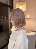 ピンクベージュ