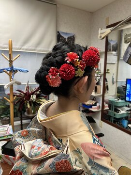 サロン ド シルク 成人式前撮りヘアアップスタイルと振袖着付け