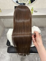 ホワイト(WHITE)&nbsp;縮毛矯正　髪質改善トリートメント　ロングヘア　ベージュ