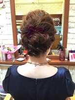 ドロップス ヘアー(Drops hair)&nbsp;ベロアリボンのツイストアレンジ (Chae)