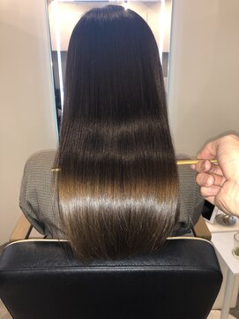 アールサロン アオヤマ(Rr SALON AOYAMA) プラチナミネコラストレート