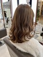 ヘアリゾートハピネス 重めセミロング×ブラウンベージュ×ゆるふわ波巻き◎