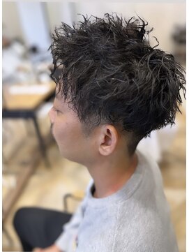 グランデュール サンストリート浜北店(GRANDEUR) ツイストスパイラル フェードカット