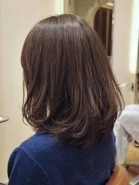 ビュートリアム265(BEAUTRIUM 265) ミディアムレイヤー/レイヤーカット/銀座/くびれヘア/ベージュ