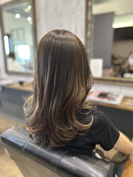 ローブ(L'aube) 白髪染めベースのインナーカラー