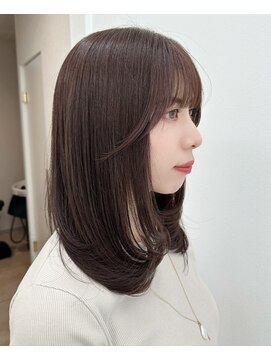 フラッフィー(Fluffy) ★トレンドセミロングレイヤー