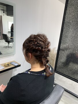 アリーズ シブヤ(ALLYS shibuya) ピンを使わない編み下ろしスタイル