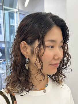 ブラウン(Brown) レイヤーカット/ロングパーマ／ウェットヘア