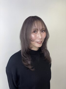 ラベンダーグレージュ × ダークブラウン × セクションカラー