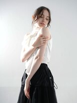 エシェル 平塚店(echelle) 顔まわり後れ毛で魅せる大人上品なタイトアレンジヘア