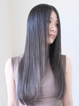 フィエル(fielu)の写真/髪質改善ストレートで叶える、柔らかな艶髪。湿気や広がりも気にならない。地毛風のナチュラル縮毛矯正。
