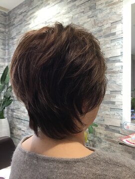 ラルースヘア(la luz HAIR) 大人のエアリーショート