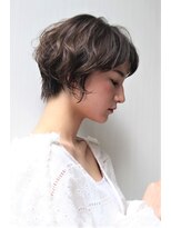 ノーヴェ(Nove) 〈Nove〉トープグレージュ×フェザーショート