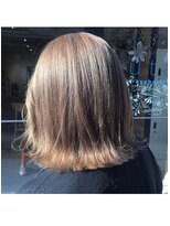 ネウィ 京橋(newi)&nbsp;【uta*_girls】yoko　切りっぱなしボブ　アッシュベージュ