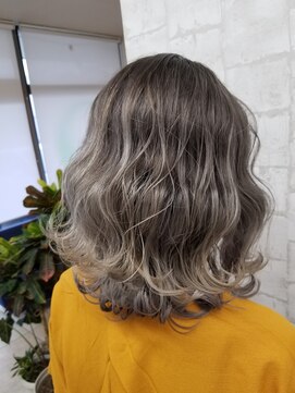 オーシャンシェリー(Ocean Sherry) シャンパーニュグレーのグラデーションカラー