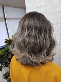 シャンパーニュグレーのグラデーションカラー