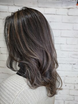 アパルトメント ジェシカ(l'appartement de Jessica) グレージュカラースタイル