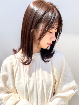 アトリエ フェム(atelier.fem) ツヤ感ブラウン×ナチュラルミディアム