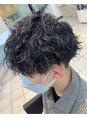メンズに似合うスパイラルマッシュパーマ
