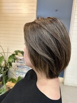 湊(minato)&nbsp;脱白髪染め大人ハイライト