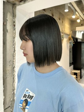 ヨーク(YOKE) ボブ切りっぱなしボブオリーブグレー