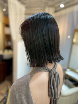 ウミネコ 表参道店(Umineko) ちょっと背伸びな切りっぱなしボブ / 表参道