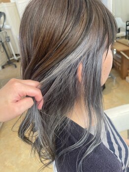 旬のトレンドカラーで白髪ぼかしもおしゃれに♪大人女性の魅力を引き出すカラーをご提案―。