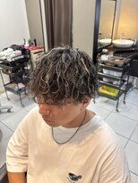 アイズ 海老名(AIZU)&nbsp;ツイストスパイラルパーマ ツイストパーマ メンズパーマ 眉毛