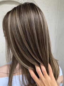 オーシャン(Ocean) バレイヤージュ ハイライト 3Dカラー ロング ストレート