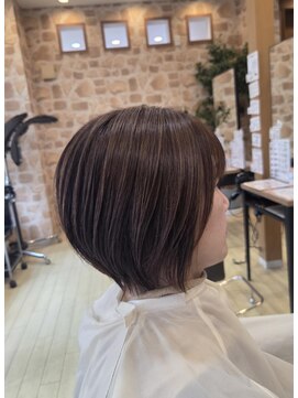 ヘアリゾートハピネス 大人ナチュラルショートボブ