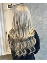 ガルボ ヘアー(garbo hair)&nbsp;艶髪　ハイトーンカラー　ミルクティー