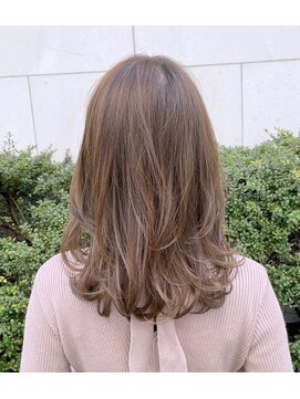 ビュートリアム 広尾(BEAUTRIUM) ヌーディーベージュ×小顔セミロングレイヤー