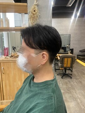 メンズカット バイ ソイクフ(メンズカット by SOY-KUFU) 黒髪ツーブロックカルマパーマ風マッシュ