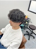 ホワイトハイライト×無造作ツイスパ×マッシュウルフ