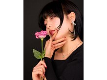 アンアタッシュ(UNE ATTACHE)
