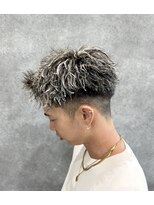 ヴァンカウンシル Kuwana(VAN COUNCIL)&nbsp;メンズカット×ホワイトハイライト×ツイストパーマ＋TR