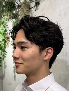 ハーシーバイアポロ 相模大野(HERSHE by apollo) MEN’S HAIR/ブルーブラック/フェザーパーマ/ハイライト