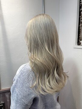 ヘアーサロン キー(Hair salon key) ホワイトベージュ