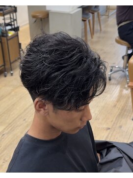 シルク バイ ルカ(SilQ by Luca) ツイスパフェザーパーマ