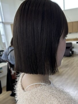 ブーム(BOOM) 切りっぱなしボブ　酸性ストレート