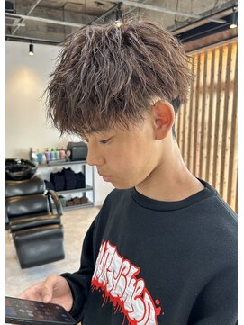 シーイー(C.E) 刈り上げマッシュ×縦落ちツイスパ