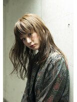 ニル(NiL)&nbsp;NiL アッシュグレージュ　セミロングウェーブ