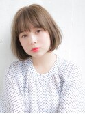 グレージュカラー×ショートボブが可愛い