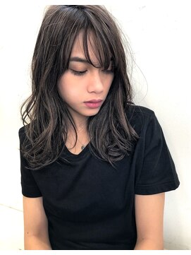 トルネード(TORNADO) 透明感グレージュハイライトレイヤーロングボブ