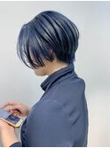 ネイビーカラー、マニッシュショート、前下がり