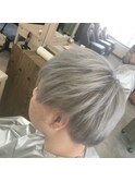 メンズシルバーグレー/ハイトーンカラー/おしゃれショート