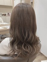 アルターリール(aL ter Rire) アッシュベージュ/白髪ぼかしハイライト/中村郁未