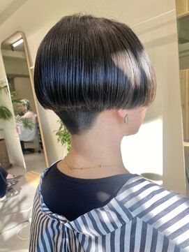 フイ(HUI) 20代30代大人可愛い小顔 ショートカット切りっぱなしレイヤー